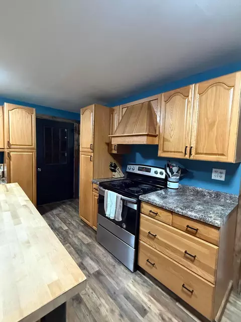 Kitchen - 1775 Shoshoni Dr, Circleville, OH 43113 photo 6 of 8