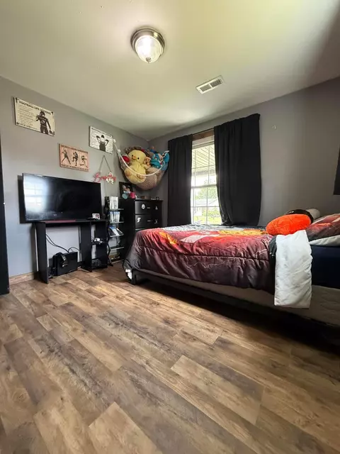 Bedroom - 1775 Shoshoni Dr, Circleville, OH 43113 photo 10 of 12