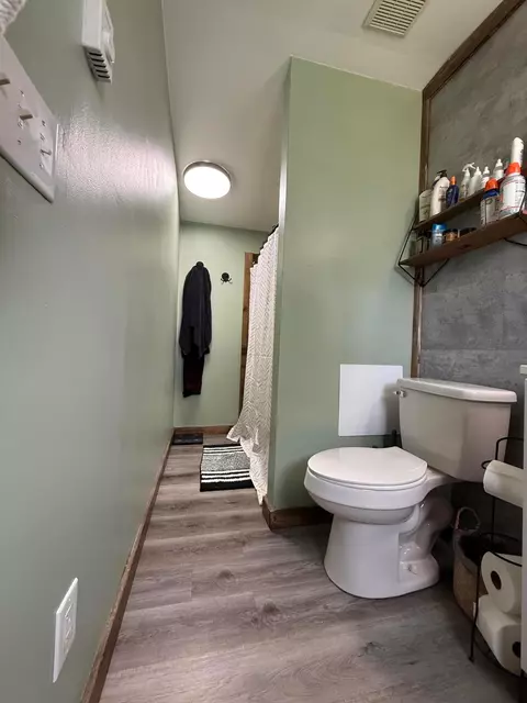 Bath - 1775 Shoshoni Dr, Circleville, OH 43113 photo 2 of 4