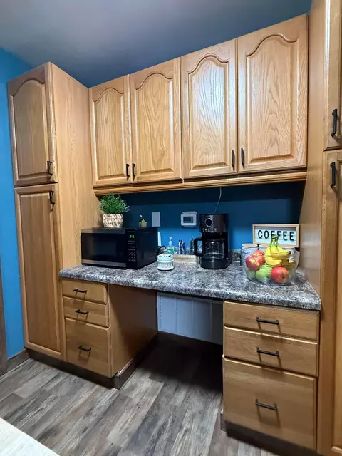Kitchen - 1775 Shoshoni Dr, Circleville, OH 43113 photo 5 of 8