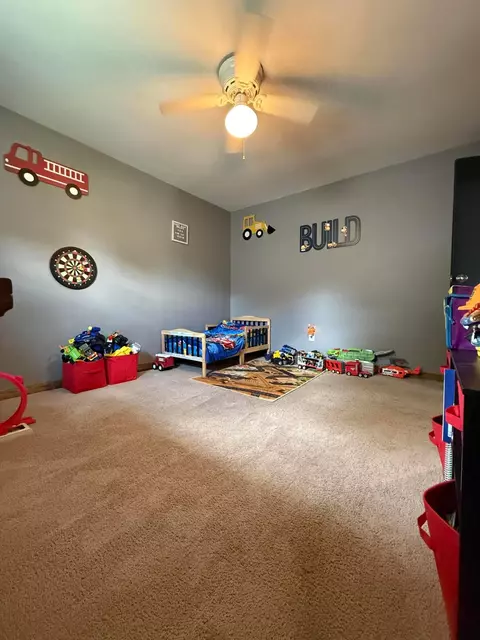 Bedroom - 1775 Shoshoni Dr, Circleville, OH 43113 photo 7 of 12