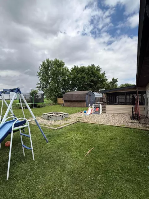 Exterior - 1775 Shoshoni Dr, Circleville, OH 43113 photo 15 of 20