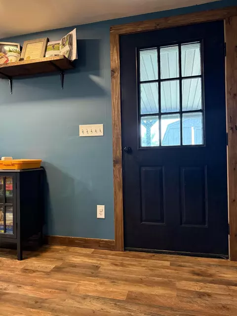 Entry Way - 1775 Shoshoni Dr, Circleville, OH 43113 photo 2 of 2
