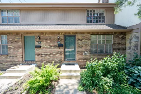 118 Stornoway Dr E, Columbus, OH 43213