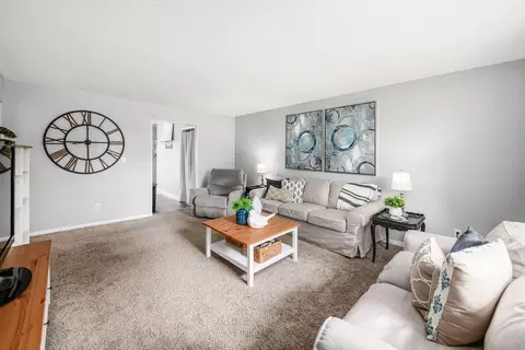 1058 Erickson Ave, Columbus, OH 43227 photo 4