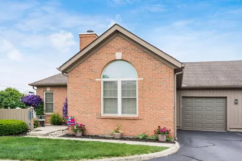 2423 Hooverside Ln, Grove City, OH 43123