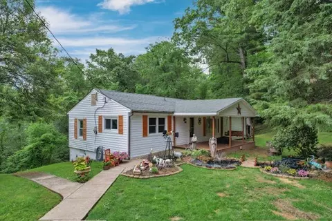 3255 Crawfis Rd SE, Lancaster, OH 43130