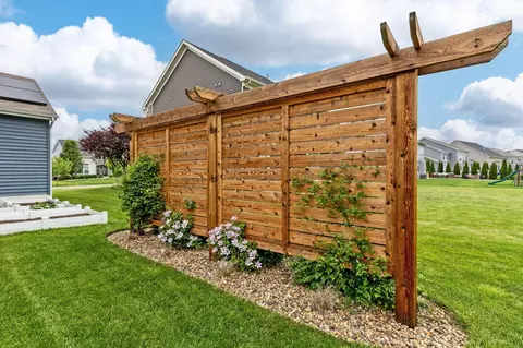 Exterior - 6358 Streamside Dr, Galena, OH 43021 photo 10 of 13