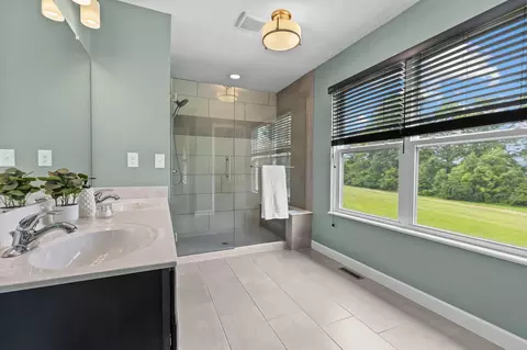 Bath - 6358 Streamside Dr, Galena, OH 43021 photo 5 of 9