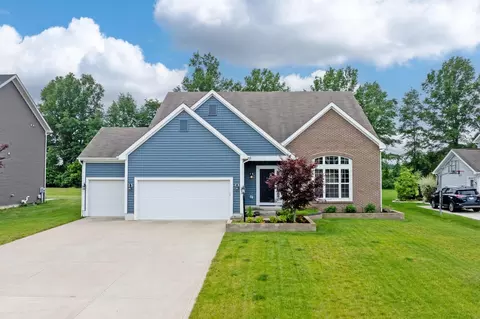 Exterior - 6358 Streamside Dr, Galena, OH 43021 photo 2 of 13