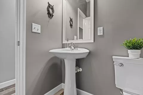 Bath - 6358 Streamside Dr, Galena, OH 43021 photo 2 of 9