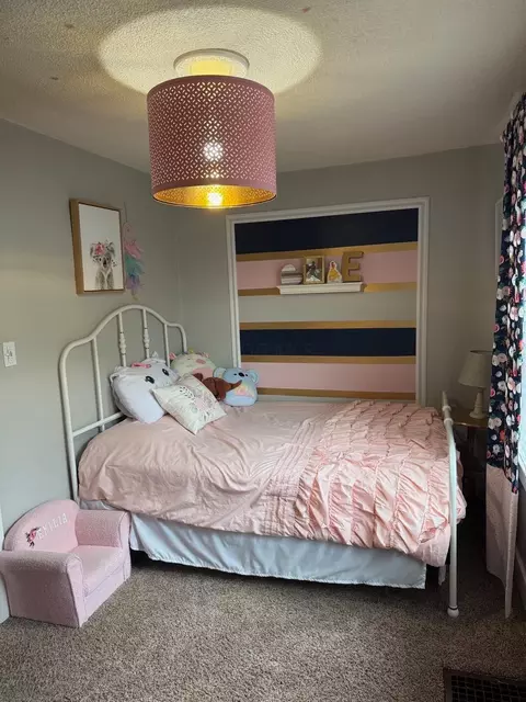 Bedroom - 104 Floral Ave, Springfield, OH 45504 photo 2 of 3