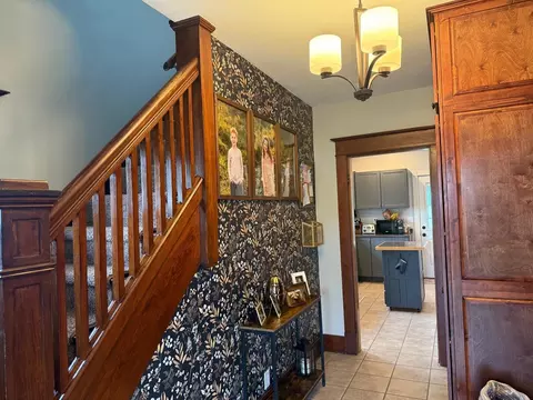 Entry Way - 104 Floral Ave, Springfield, OH 45504 photo 1 of 2