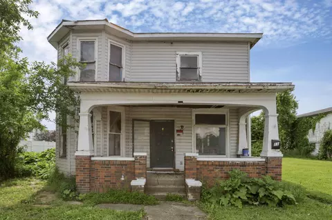 11 N Main St, Roseville, OH 43777