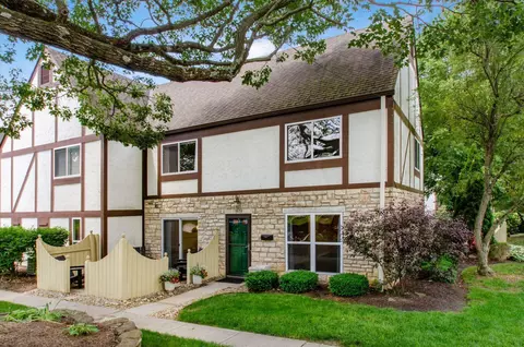1573 Arlington Ave, Marble Cliff, OH 43212
