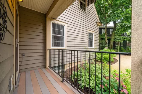 Exterior - 137 E Torrence Rd, Columbus, OH 43214 photo 7 of 15