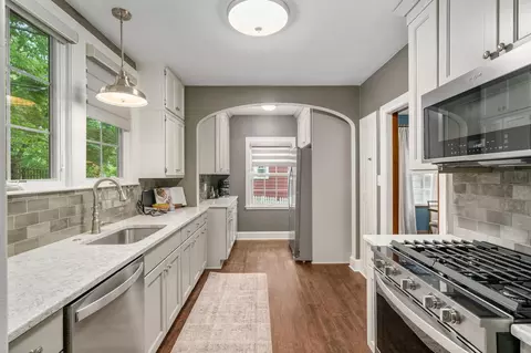 Kitchen - 137 E Torrence Rd, Columbus, OH 43214 photo 1 of 10