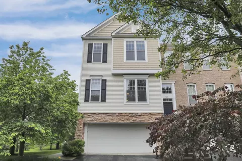 331 Hanton Way, Columbus, OH 43213