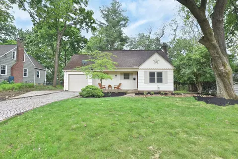 223 W South St, Worthington, OH 43085