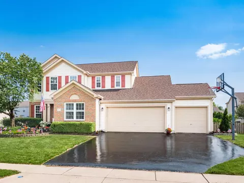 1911 Autumn Wind Dr, Grove City, OH 43123