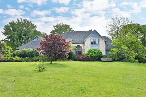 1927 Abbotsford Green Dr, Powell, OH 43065