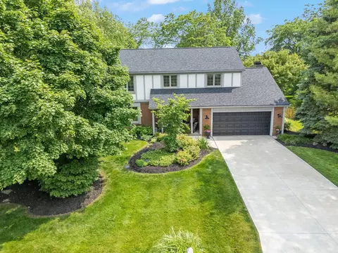 3040 Atoll Dr, Lewis Center, OH 43035