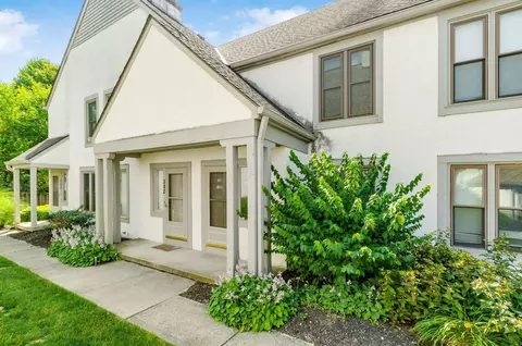 340 Saint Andrews Dr, Dublin, OH 43017