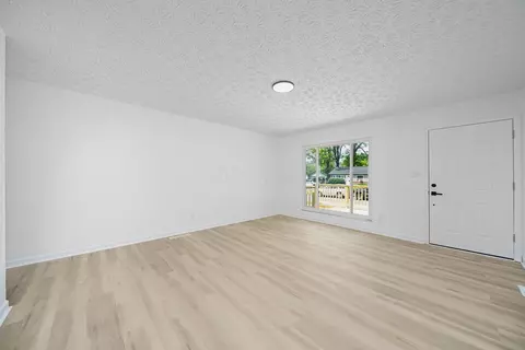 1874 Fleming Rd, Columbus, OH 43232 photo 3