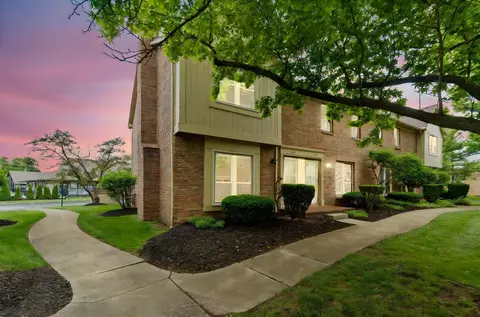 1757 Connors Point Dr, Columbus, OH 43220