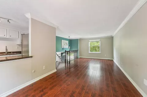 3840 Farm Brook Ln, Columbus, OH 43204 photo 5