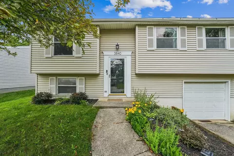 3840 Farm Brook Ln, Columbus, OH 43204