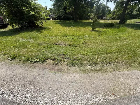 55 1st St SW, Pataskala, OH 43062