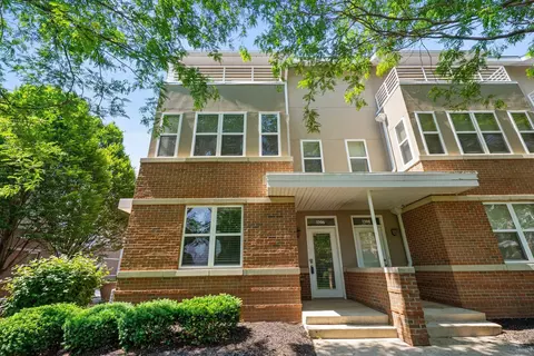 1396 Lower Green Cir, Columbus, OH 43212