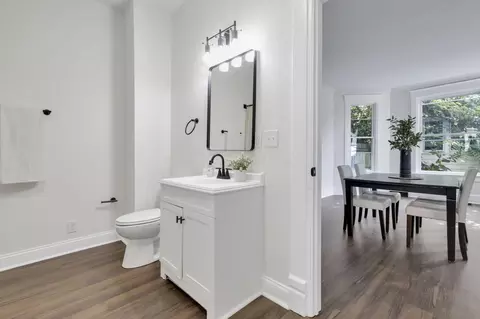 Bath - 638 E 6th Ave, Lancaster, OH 43130 photo 1 of 5