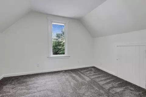Bedroom - 638 E 6th Ave, Lancaster, OH 43130 photo 5 of 7