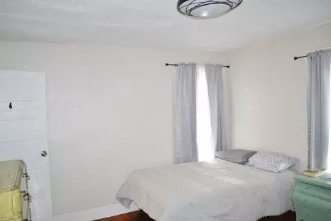 Bedroom - 36-38 E Cassilly St, Springfield, OH 45504 photo 5 of 22