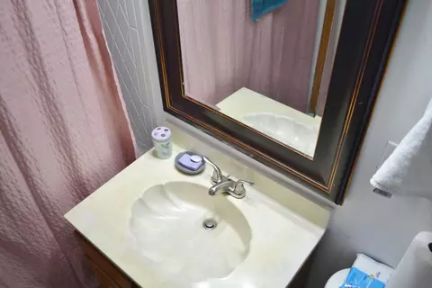 Bath - 36-38 E Cassilly St, Springfield, OH 45504 photo 6 of 6