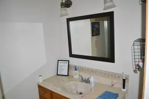 Bath - 36-38 E Cassilly St, Springfield, OH 45504 photo 1 of 6