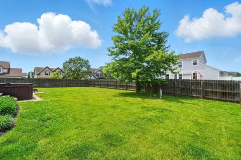 Exterior - 747 Range Dr, Galloway, OH 43119 photo 10 of 12