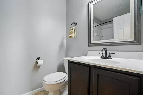 Bath - 747 Range Dr, Galloway, OH 43119 photo 5 of 7