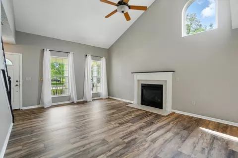 Living - 747 Range Dr, Galloway, OH 43119 photo 2 of 12