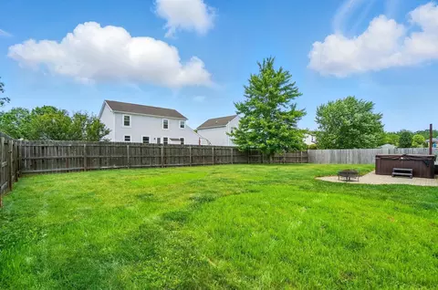 Exterior - 747 Range Dr, Galloway, OH 43119 photo 11 of 12