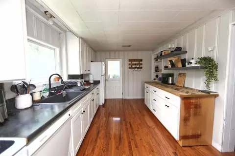 93 E 6th St, Fredericktown, OH 43019 photo 10