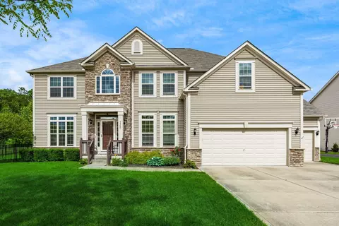 5560 Blue Star Dr, Grove City, OH 43123