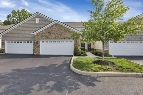 6220 Albany Brooke Dr, Westerville, OH 43081