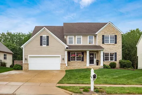 2467 Roe Dr, Lewis Center, OH 43035