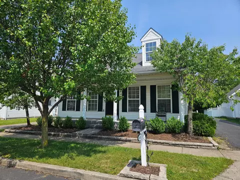 2432 Lyncross St, Grove City, OH 43123