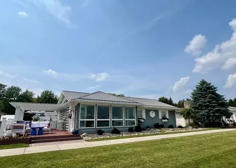 13474 W Bank Dr NE, Millersport, OH 43046