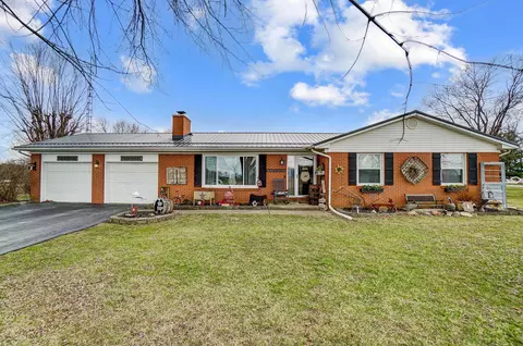 1849 Old Springfield Rd, New Holland, OH 43145