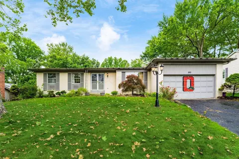893 Singing Hills Ln, Columbus, OH 43235